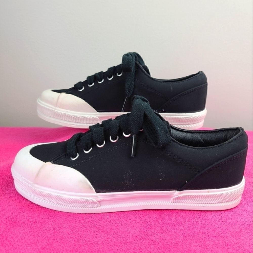 Enzo Angiolini Sneakers   
